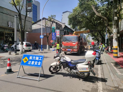 助力城區道路施工 松滋交警全力疏堵保暢 優化道路機動車通行效率